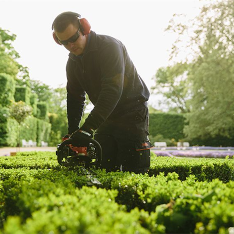 ECHO 21.2cc 2-Stroke Hedge Trimmer HCR-165ES