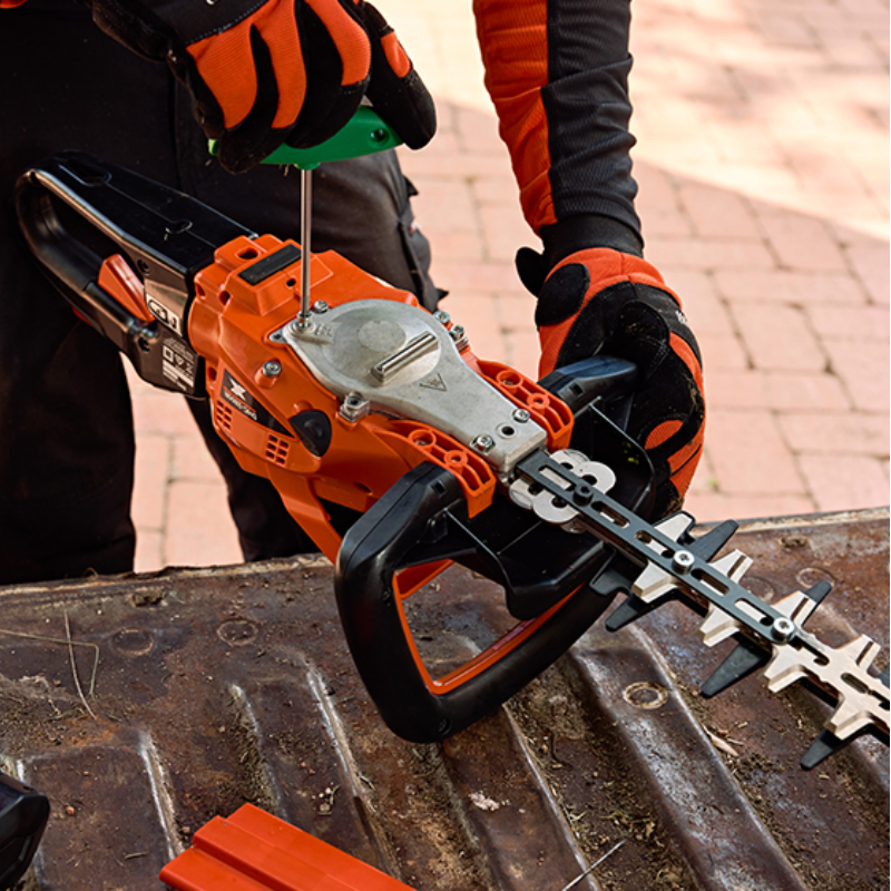 ECHO 56 cm Lightweight Hedge Trimmer Skin DHC-2200R