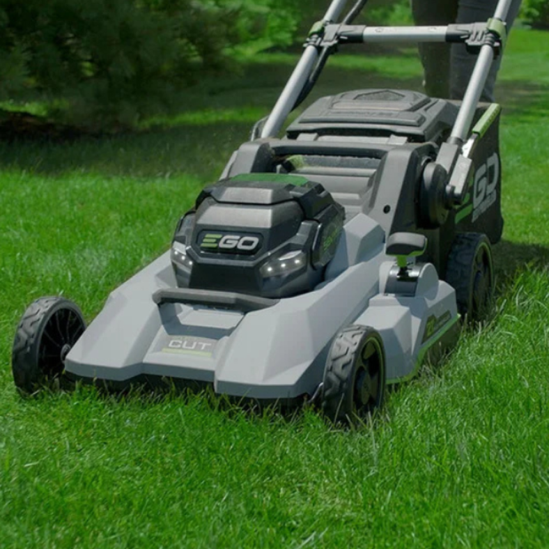 EGO POWER+ 56 V 52 cm Select‑Cut™ Self‑Propelled Lawn Mower (Combo Kit with 10.0 Ah Battery & Charger) LM2136E‑SP