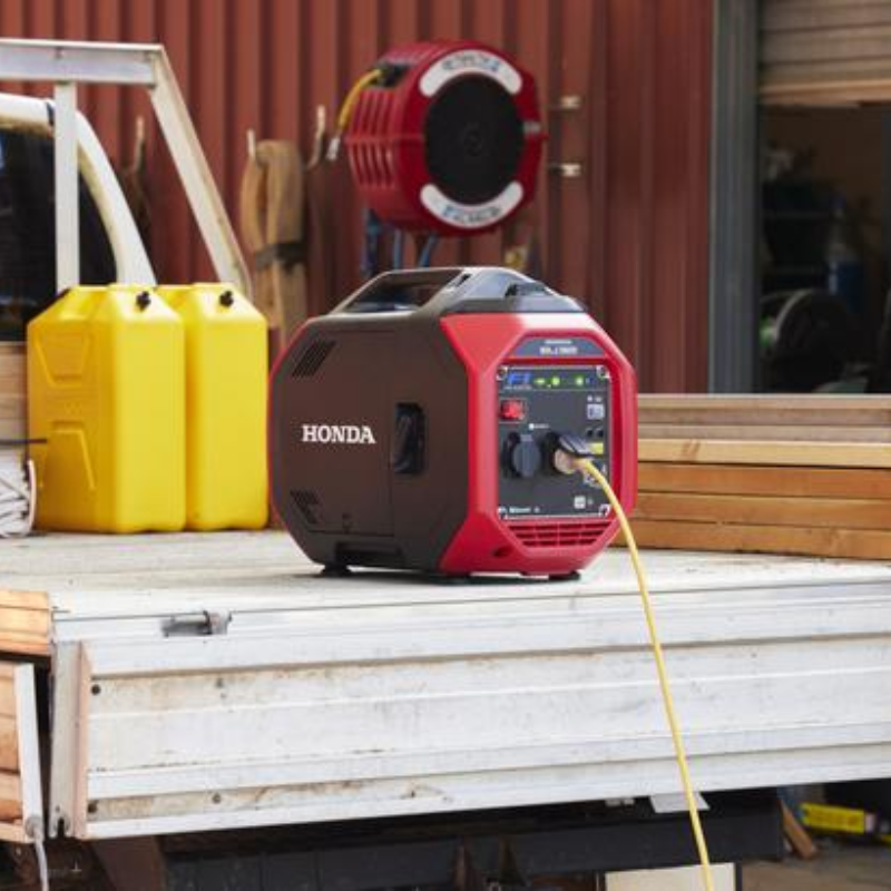 Honda 3200W Lightweight Smart Inverter Generator EU32i