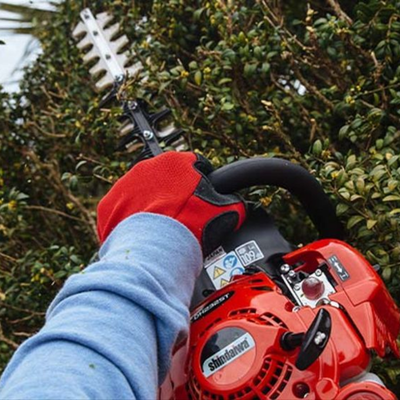 Shindaiwa 21.2cc 2-Stroke Soft Start Double-Sided Hedge Trimmer DH165ST