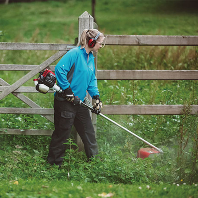 Shindaiwa 30.5cc 2-Stroke Straight Shaft Line Trimmer T303TS