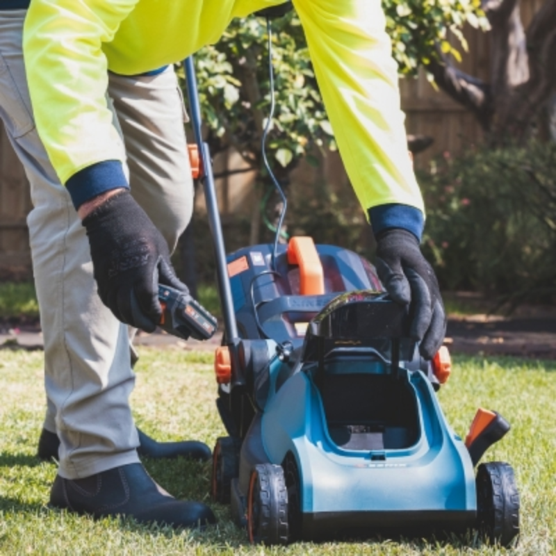 SENIX X2 18V 32cm (12 Inch) Lawn Mower Kit LPPX2-L-EU