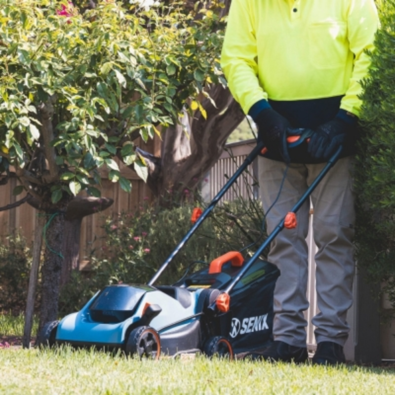 SENIX X2 18V 32cm (12 Inch) Lawn Mower Kit LPPX2-L-EU